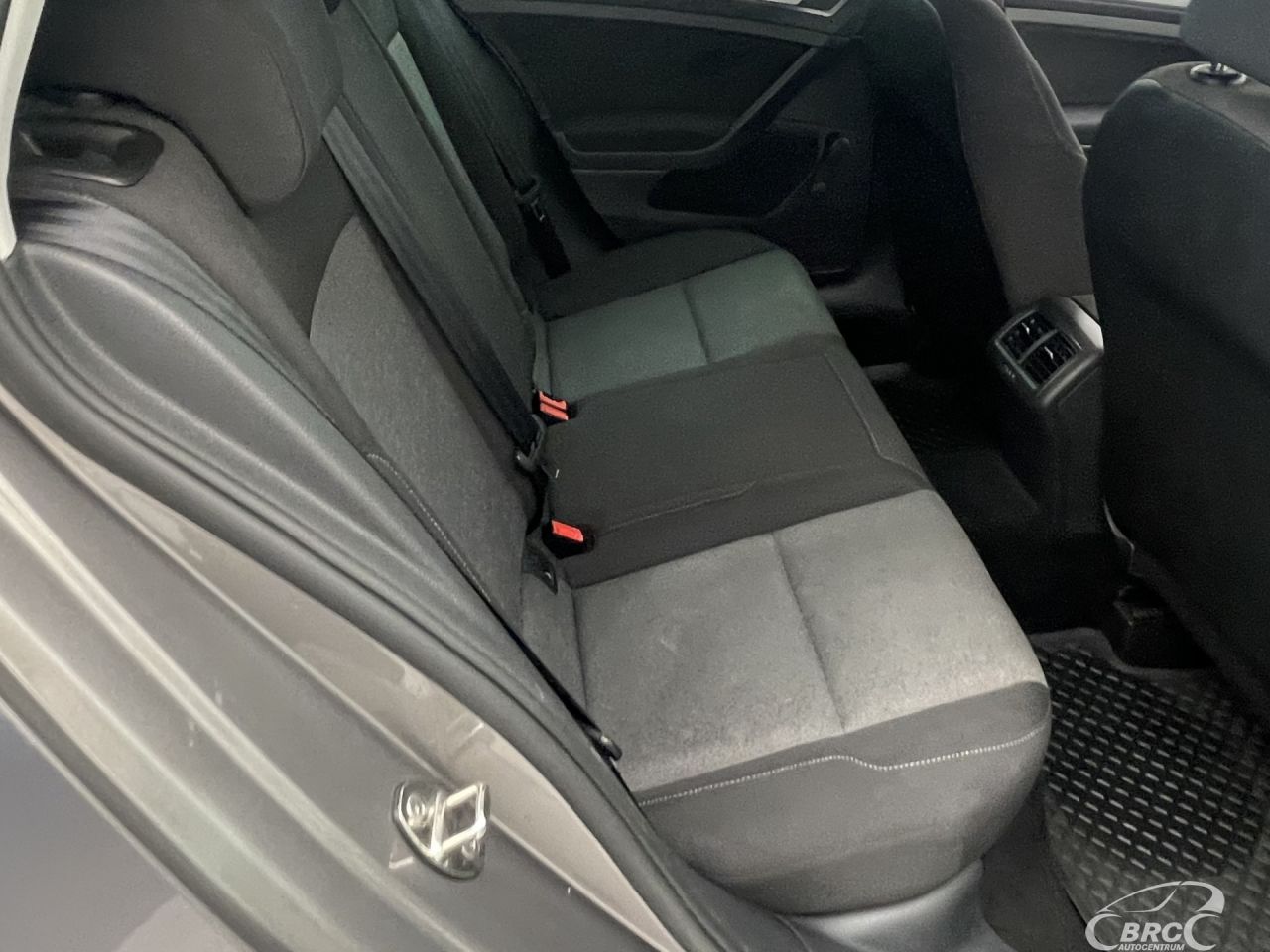 Volkswagen Golf | 9