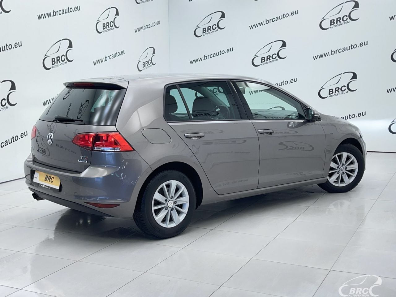 Volkswagen Golf | 1