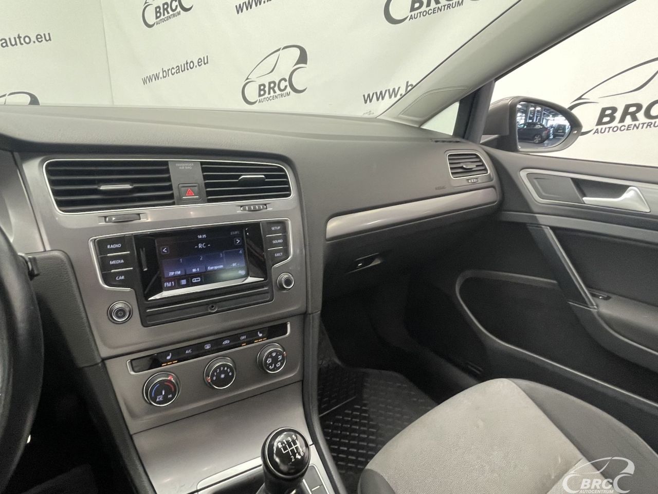 Volkswagen Golf | 24