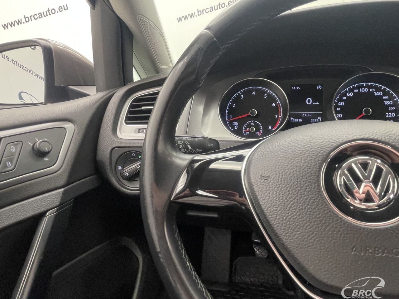 Volkswagen Golf | 27