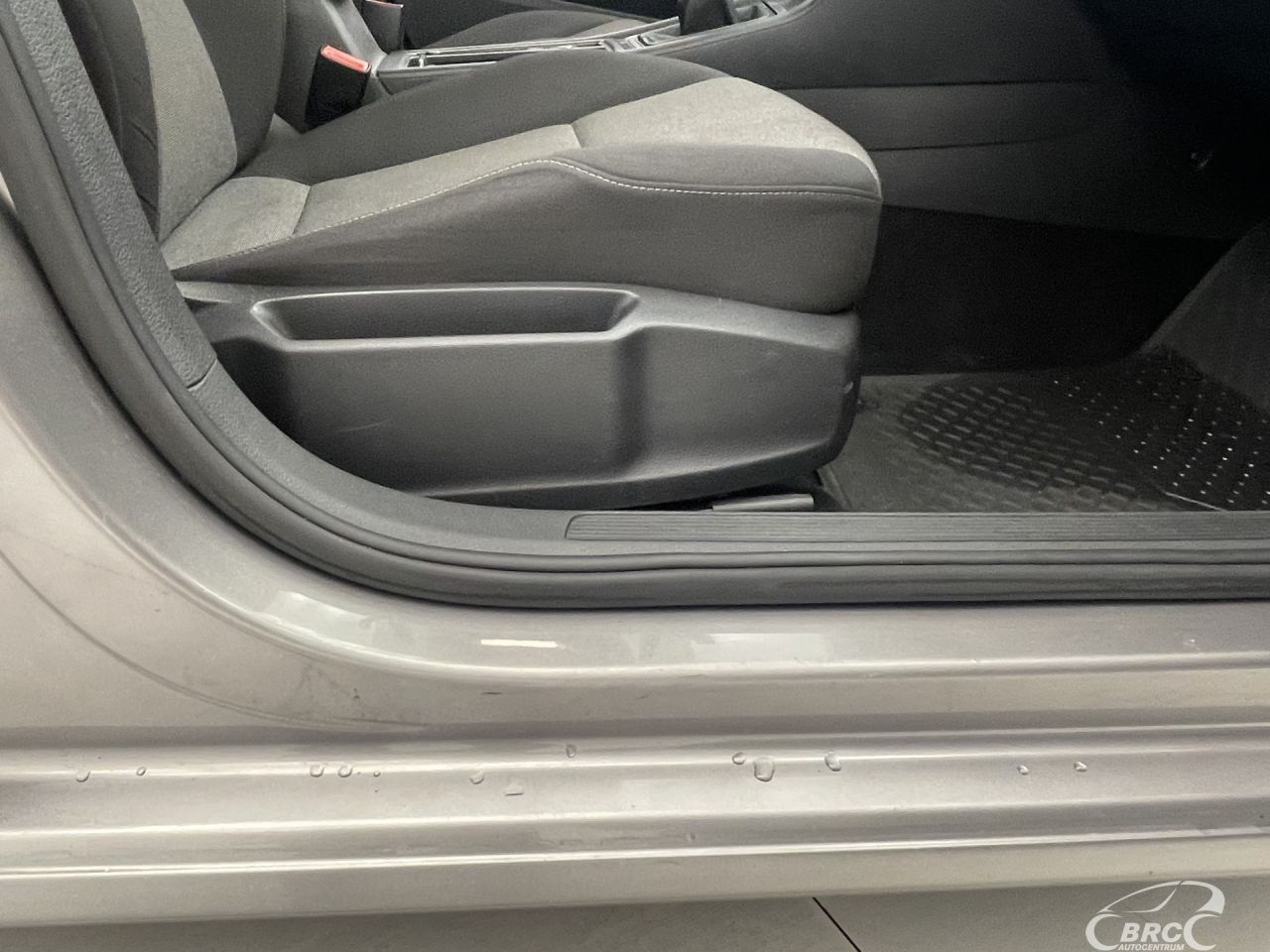 Volkswagen Golf | 5