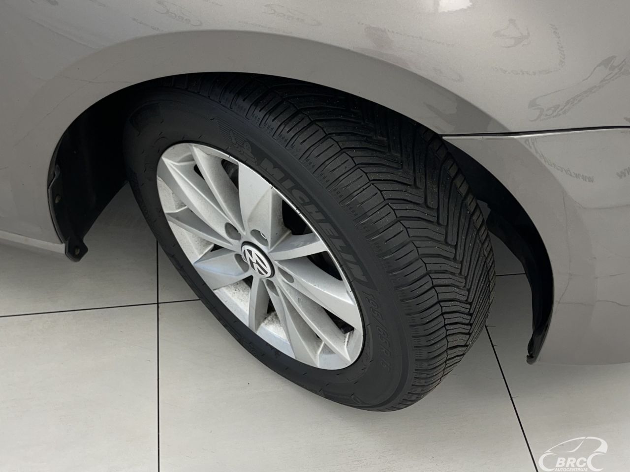 Volkswagen Golf | 33