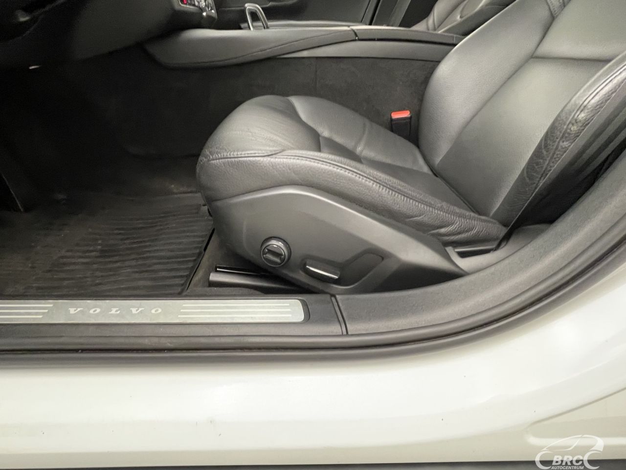 Volvo V90 | 23