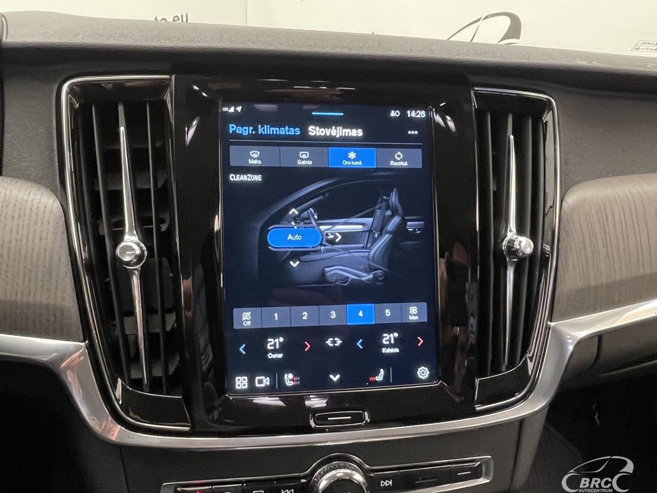 Volvo V90 | 40