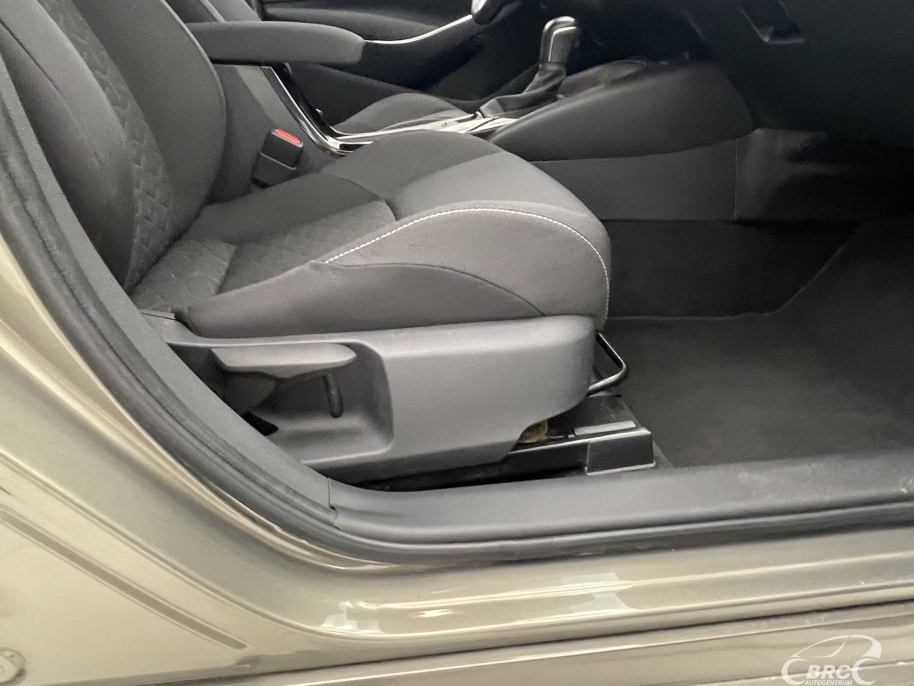 Toyota Corolla | 9