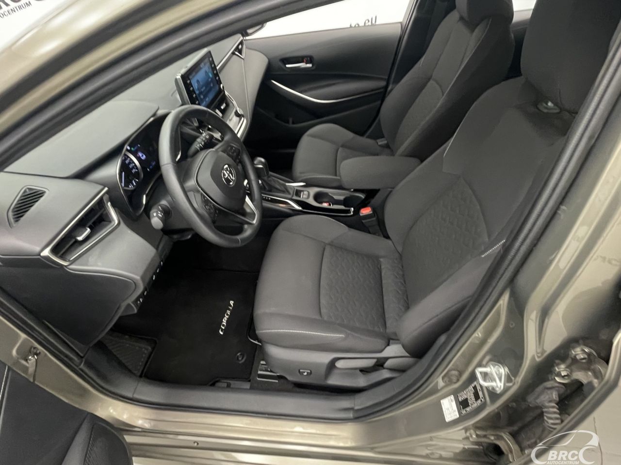 Toyota Corolla | 33
