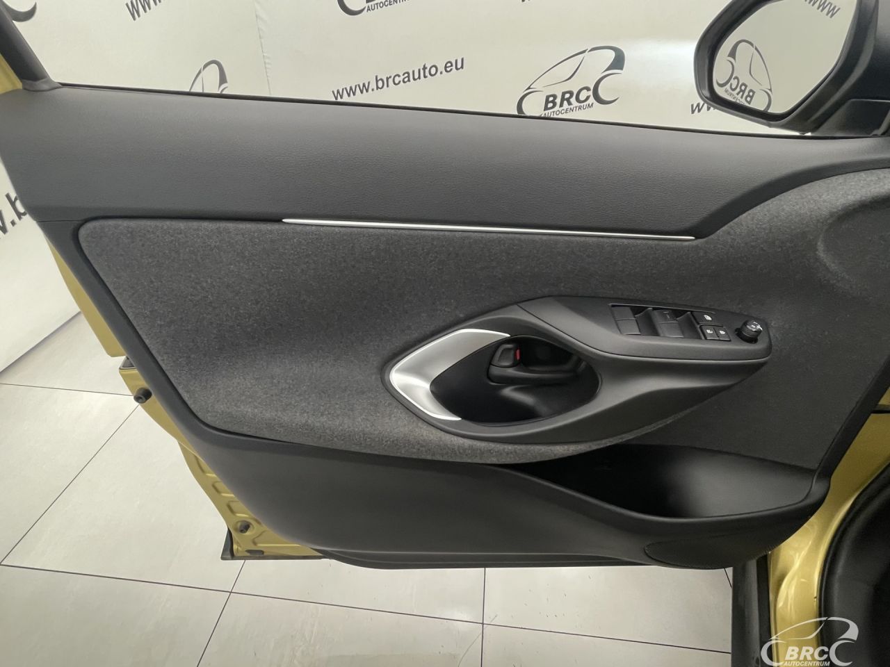 Toyota Yaris | 18