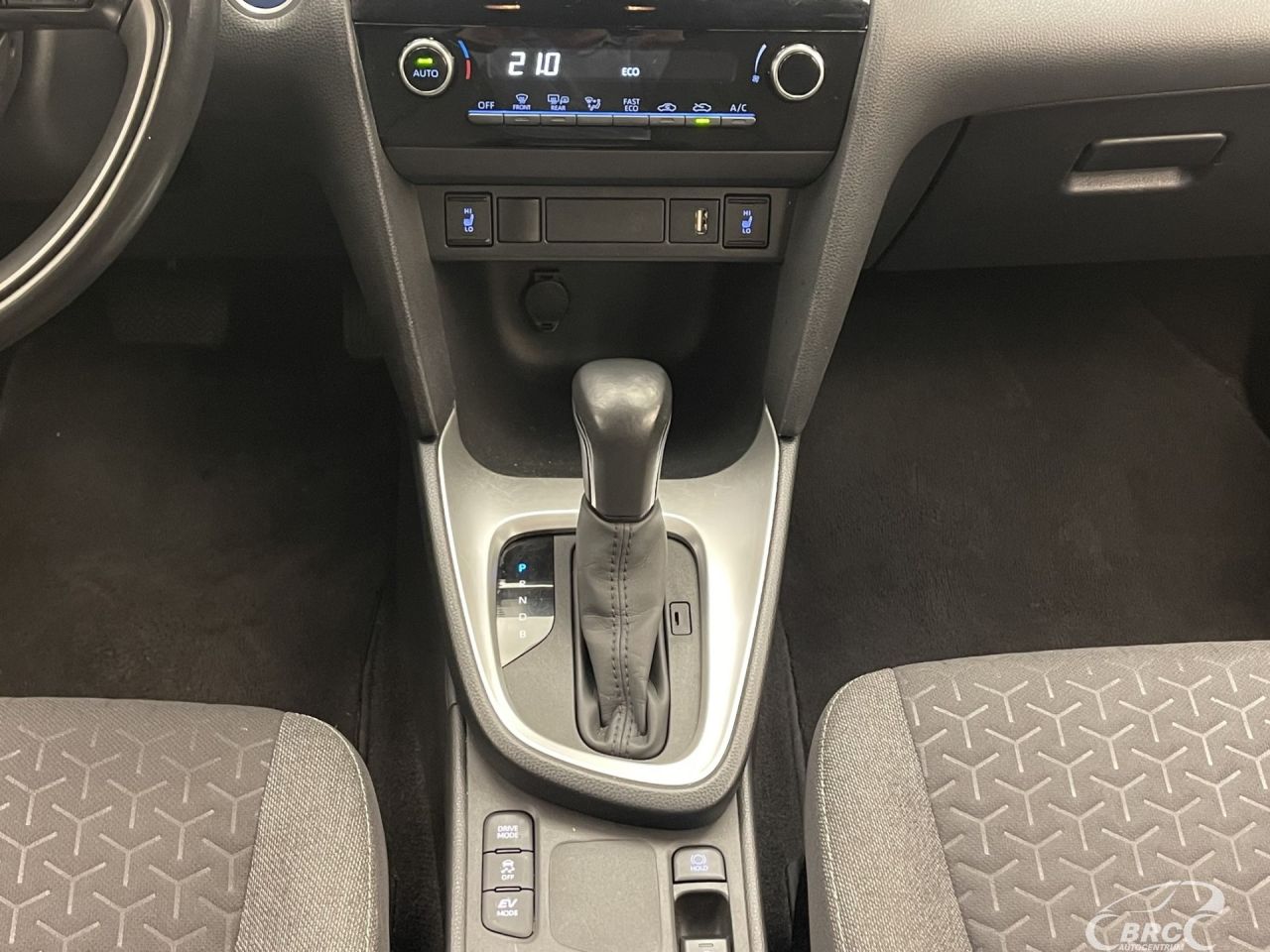 Toyota Yaris | 16
