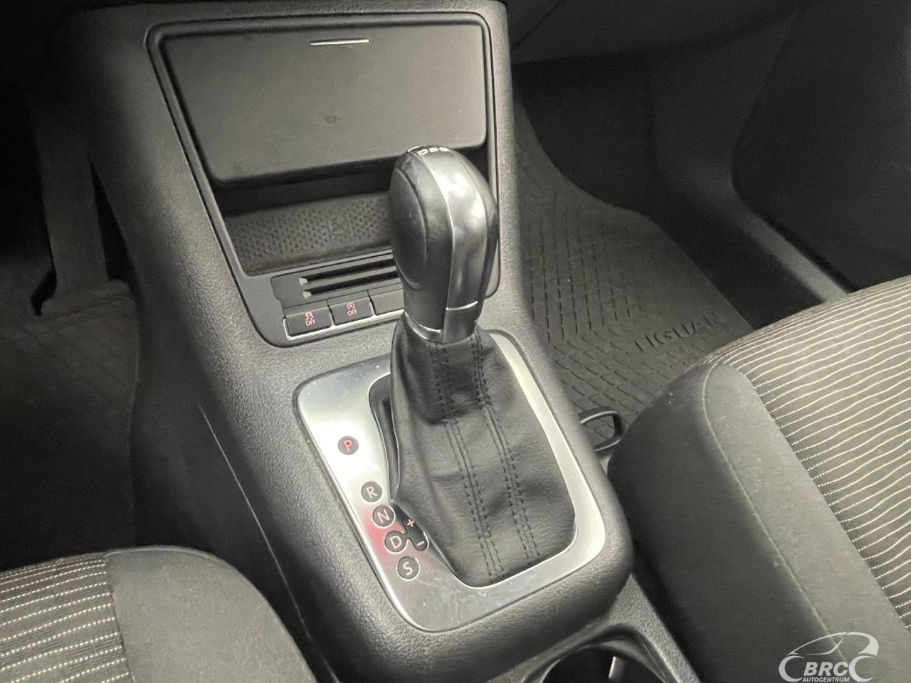 Volkswagen Tiguan | 24