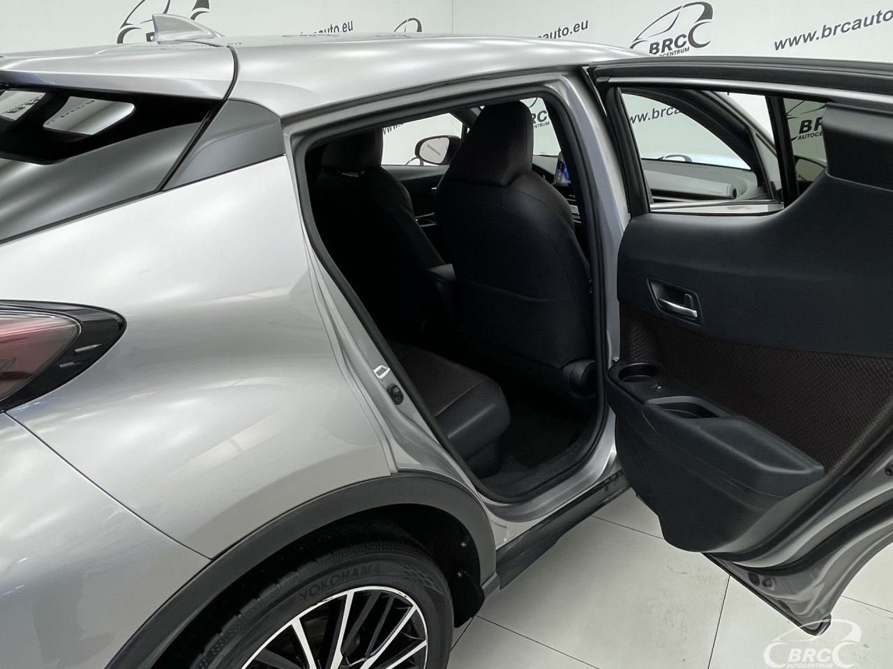 Toyota C-HR | 12
