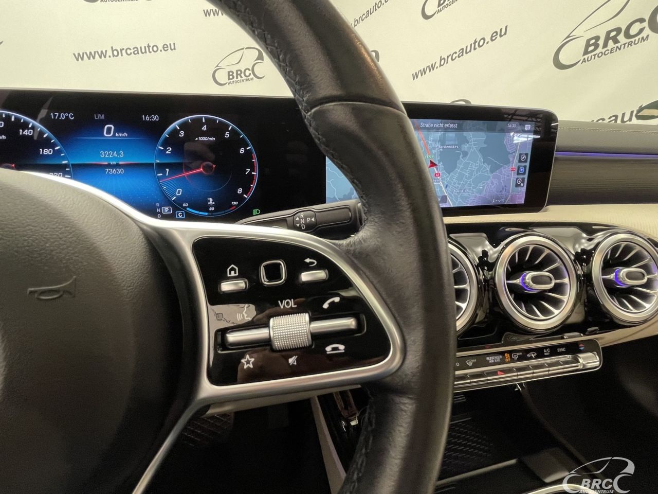 Mercedes-Benz CLA200 | 29