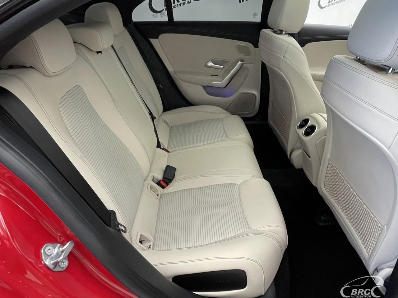 Mercedes-Benz CLA200 | 10