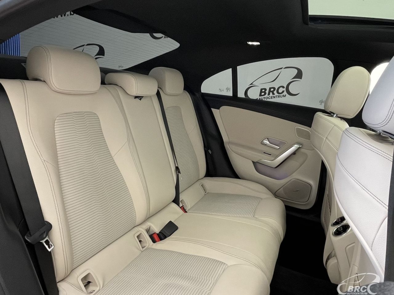 Mercedes-Benz CLA200 | 11