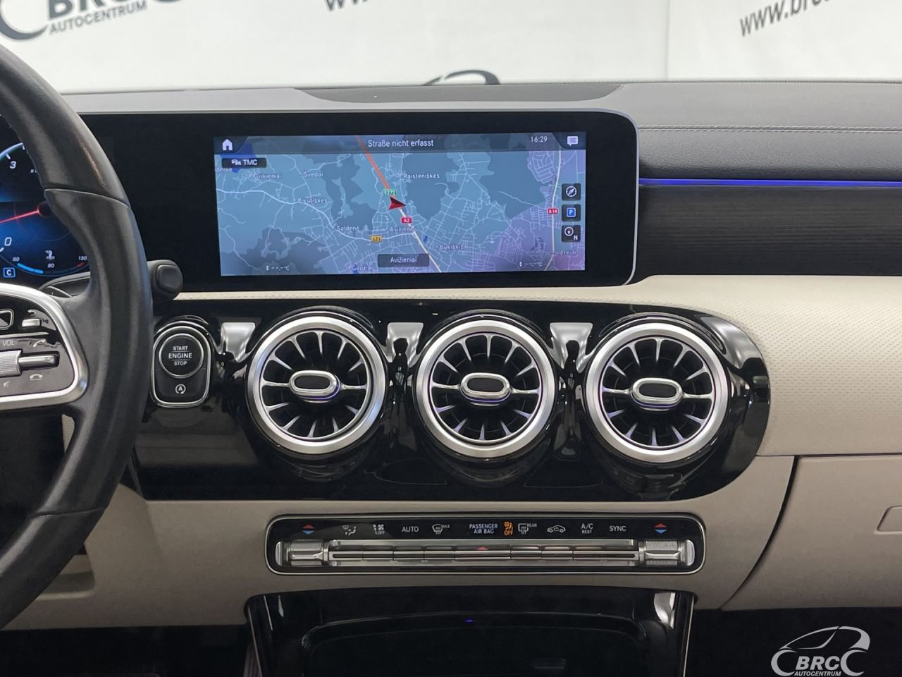 Mercedes-Benz CLA200 | 15