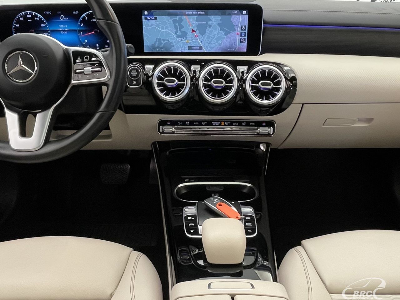 Mercedes-Benz CLA200 | 14