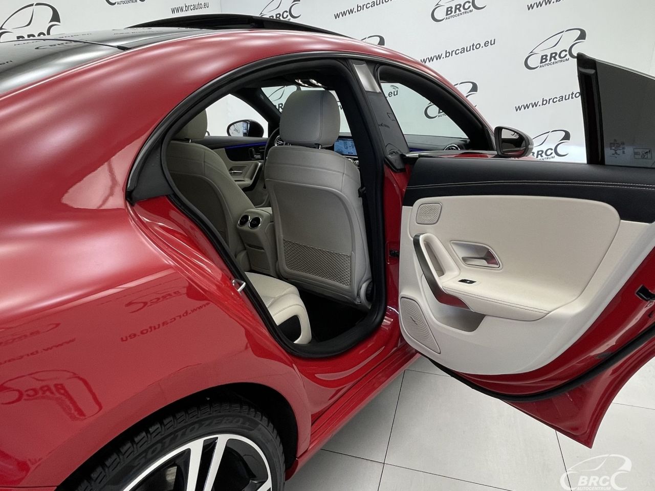 Mercedes-Benz CLA200 | 12
