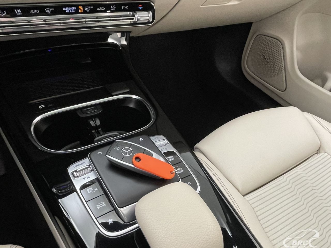 Mercedes-Benz CLA200 | 25