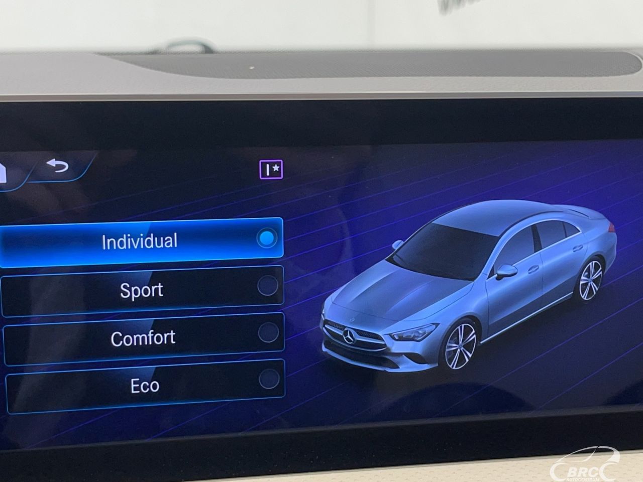 Mercedes-Benz CLA200 | 40
