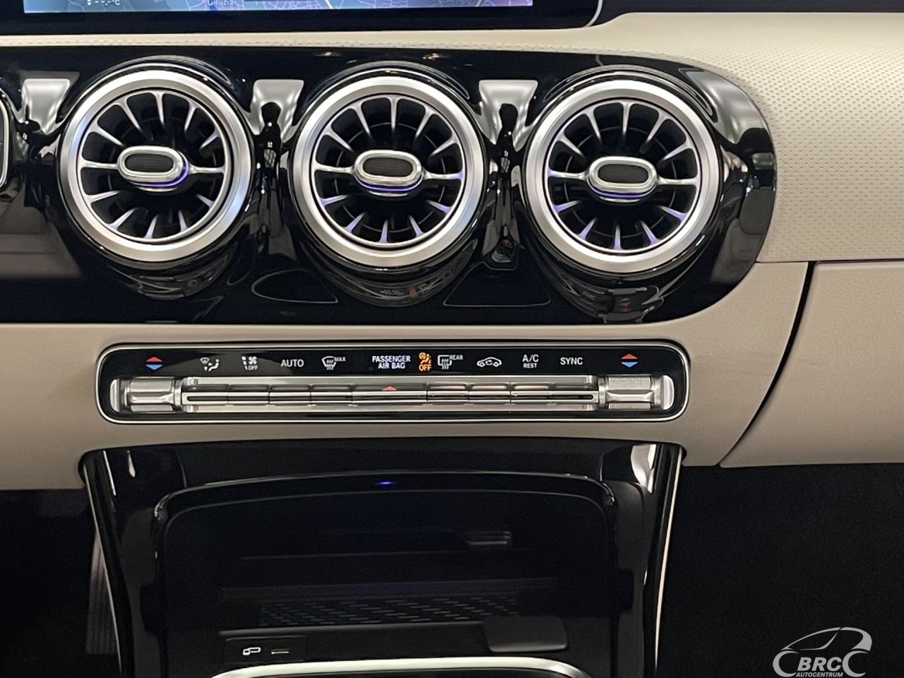 Mercedes-Benz CLA200 | 16