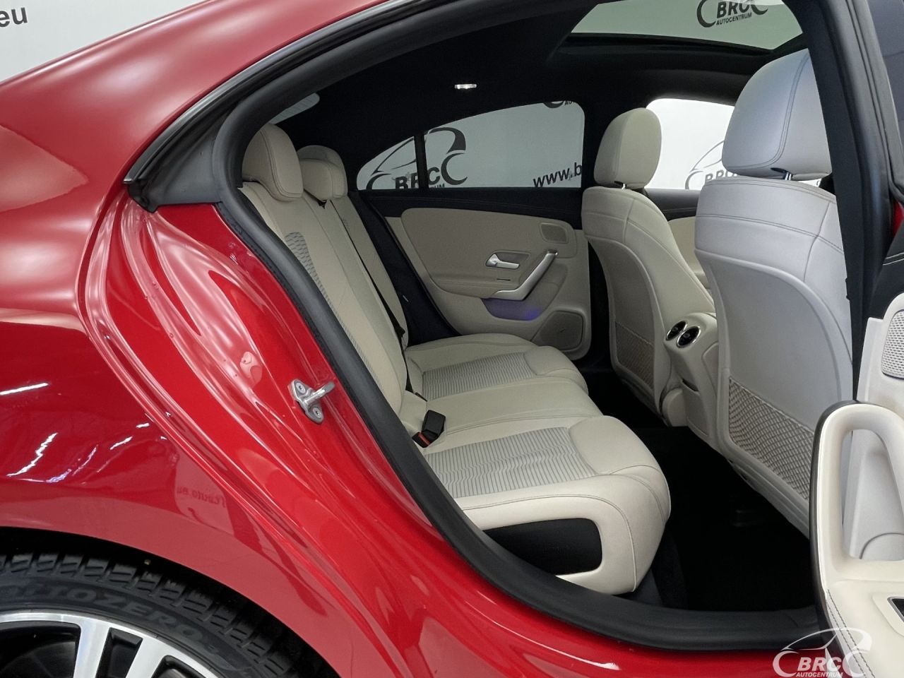 Mercedes-Benz CLA200 | 9