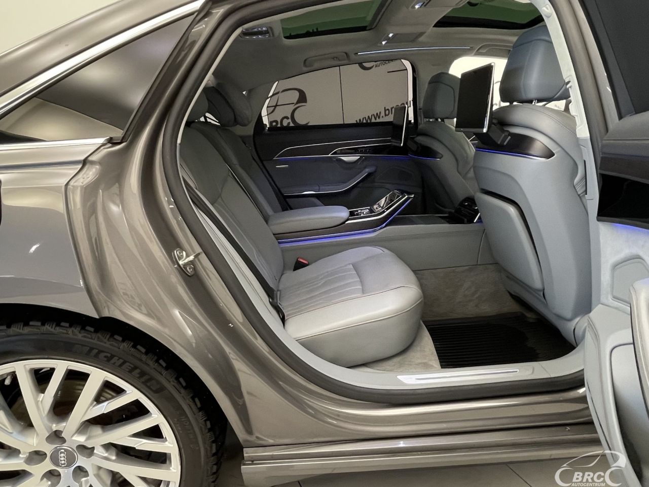 Audi A8 | 11