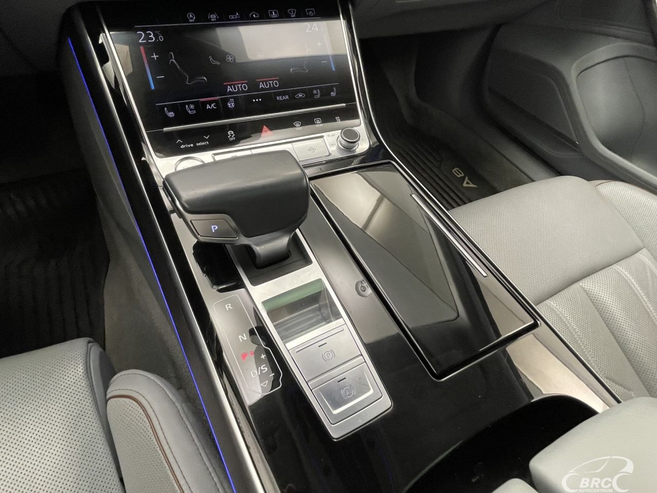 Audi A8 | 32