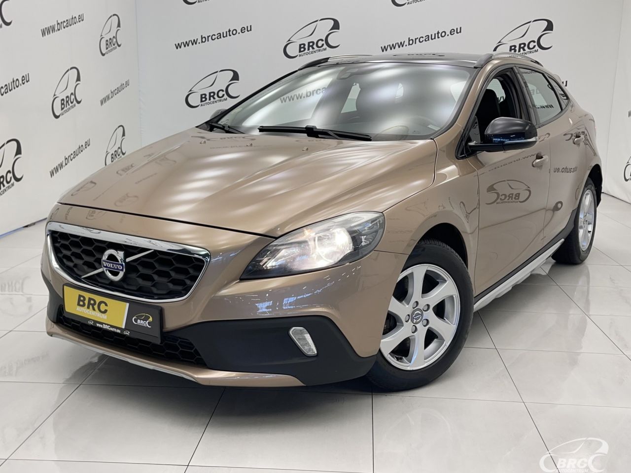 Volvo V40 | 49
