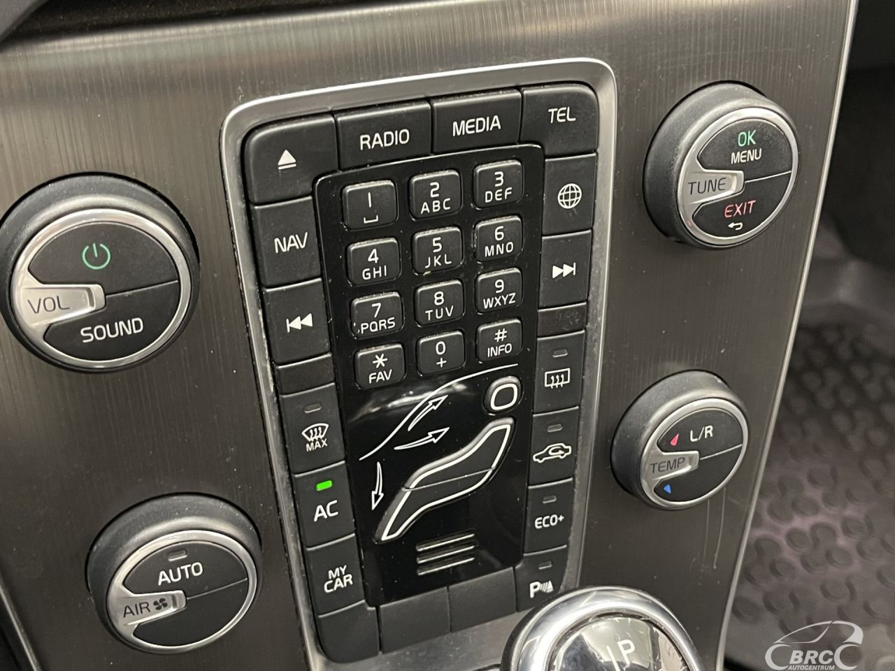 Volvo V40 | 41