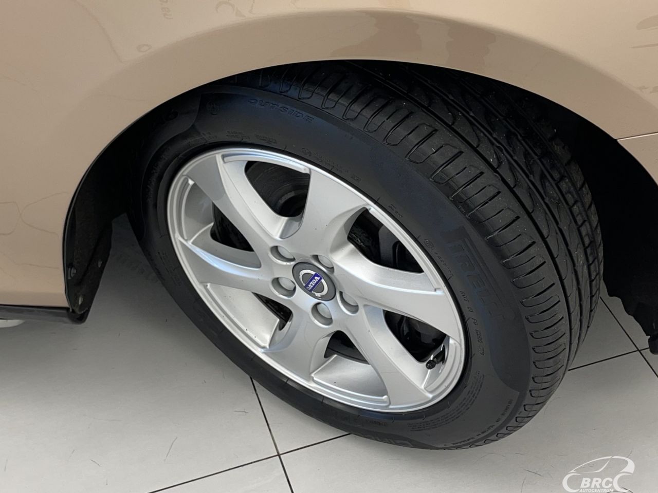 Volvo V40 | 46
