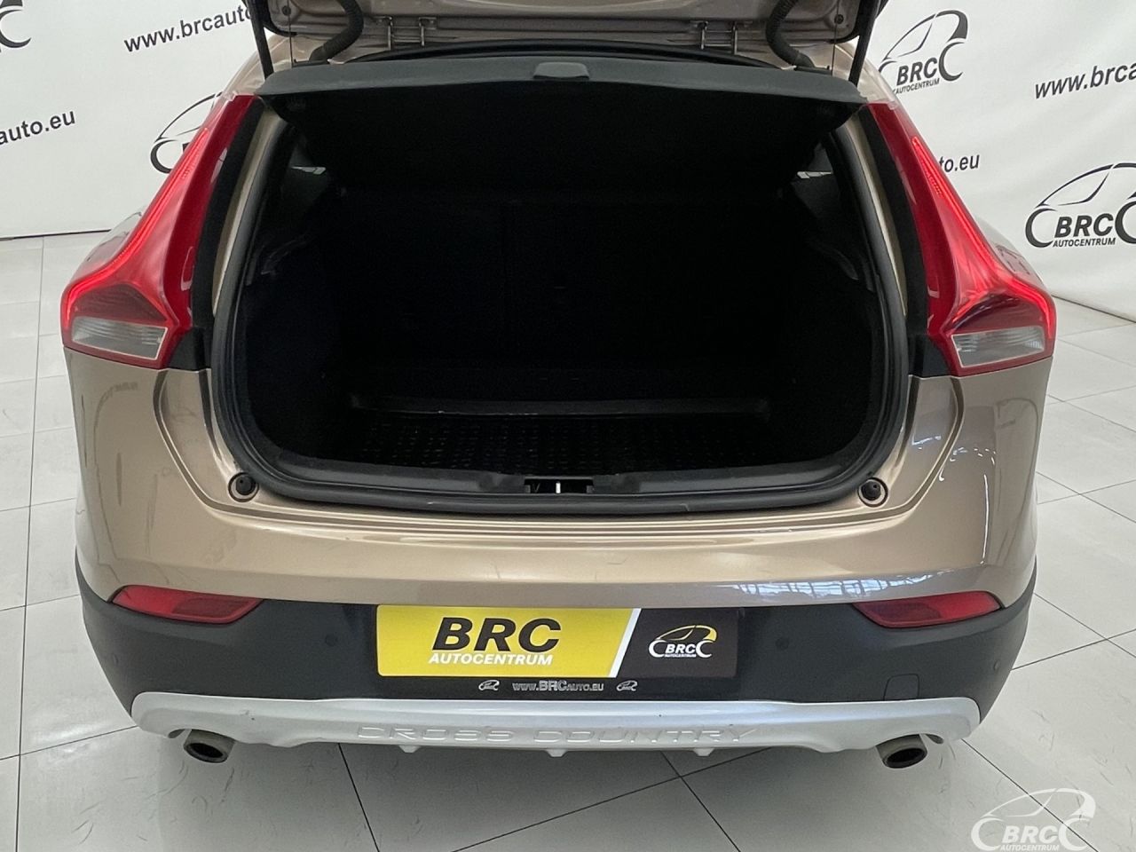 Volvo V40 | 48