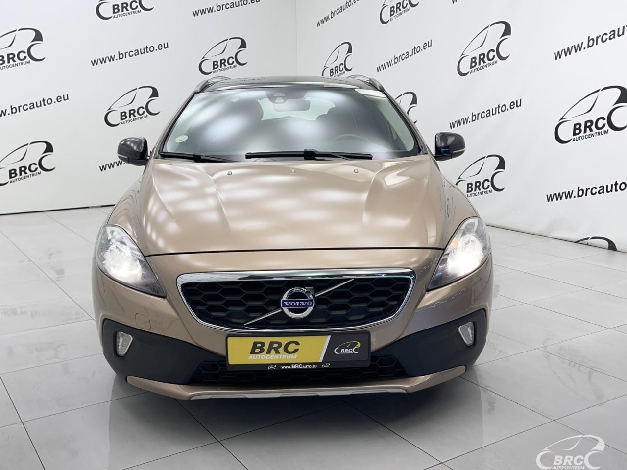 Volvo V40 | 51