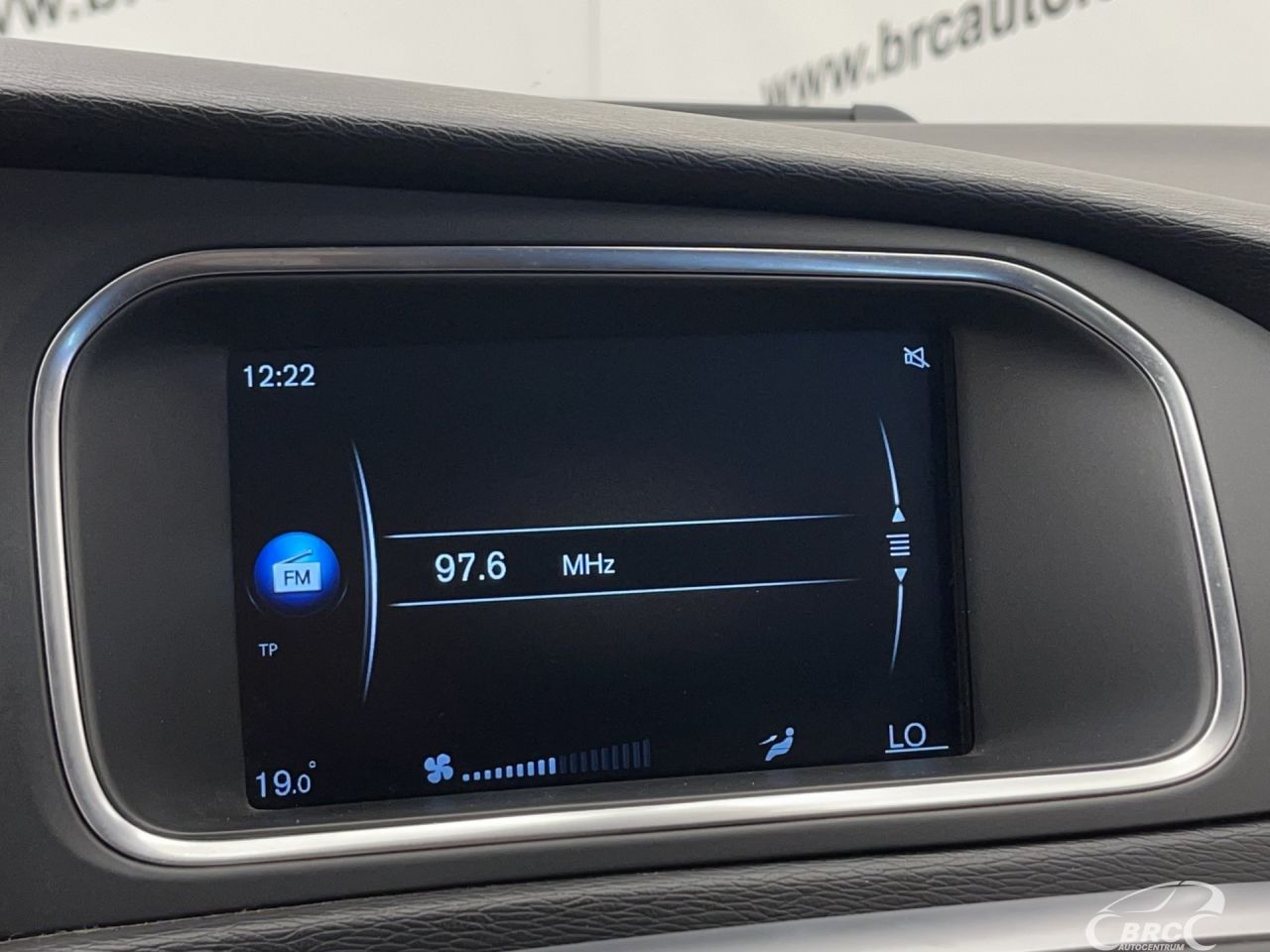 Volvo V40 | 33