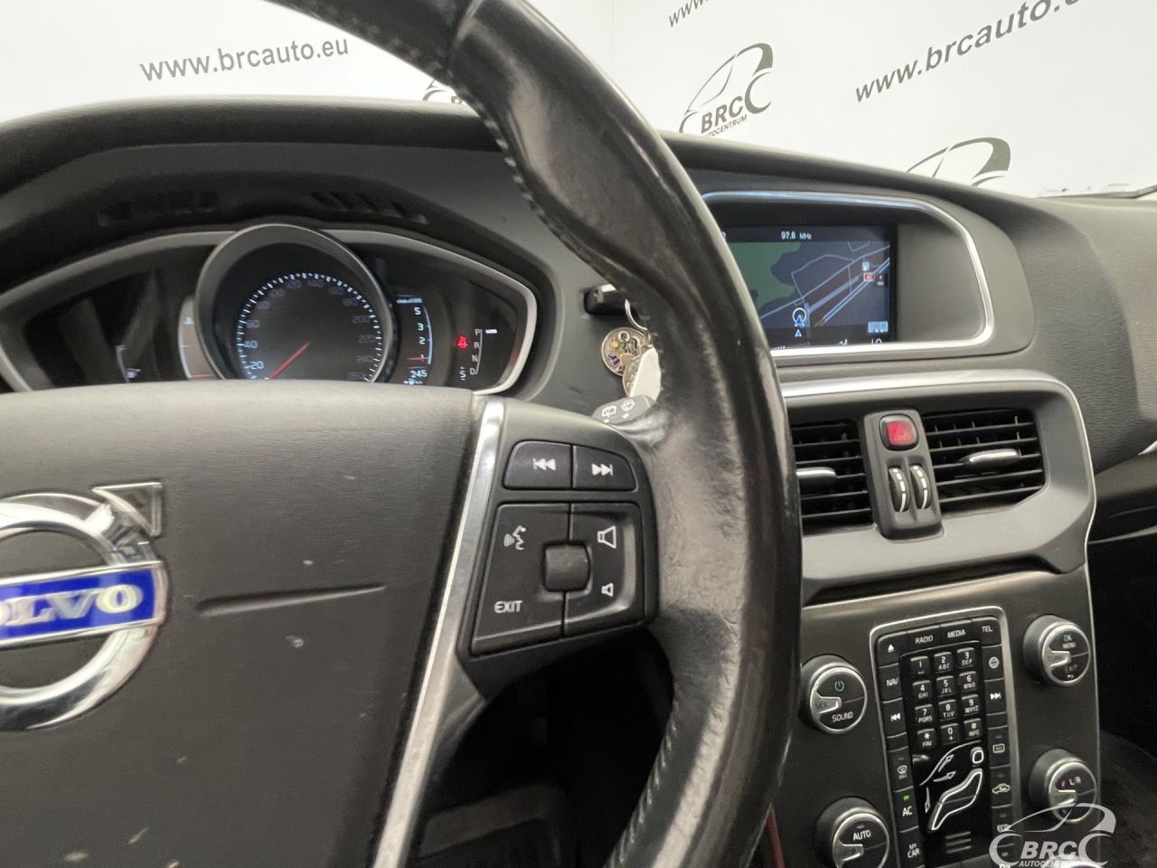 Volvo V40 | 28