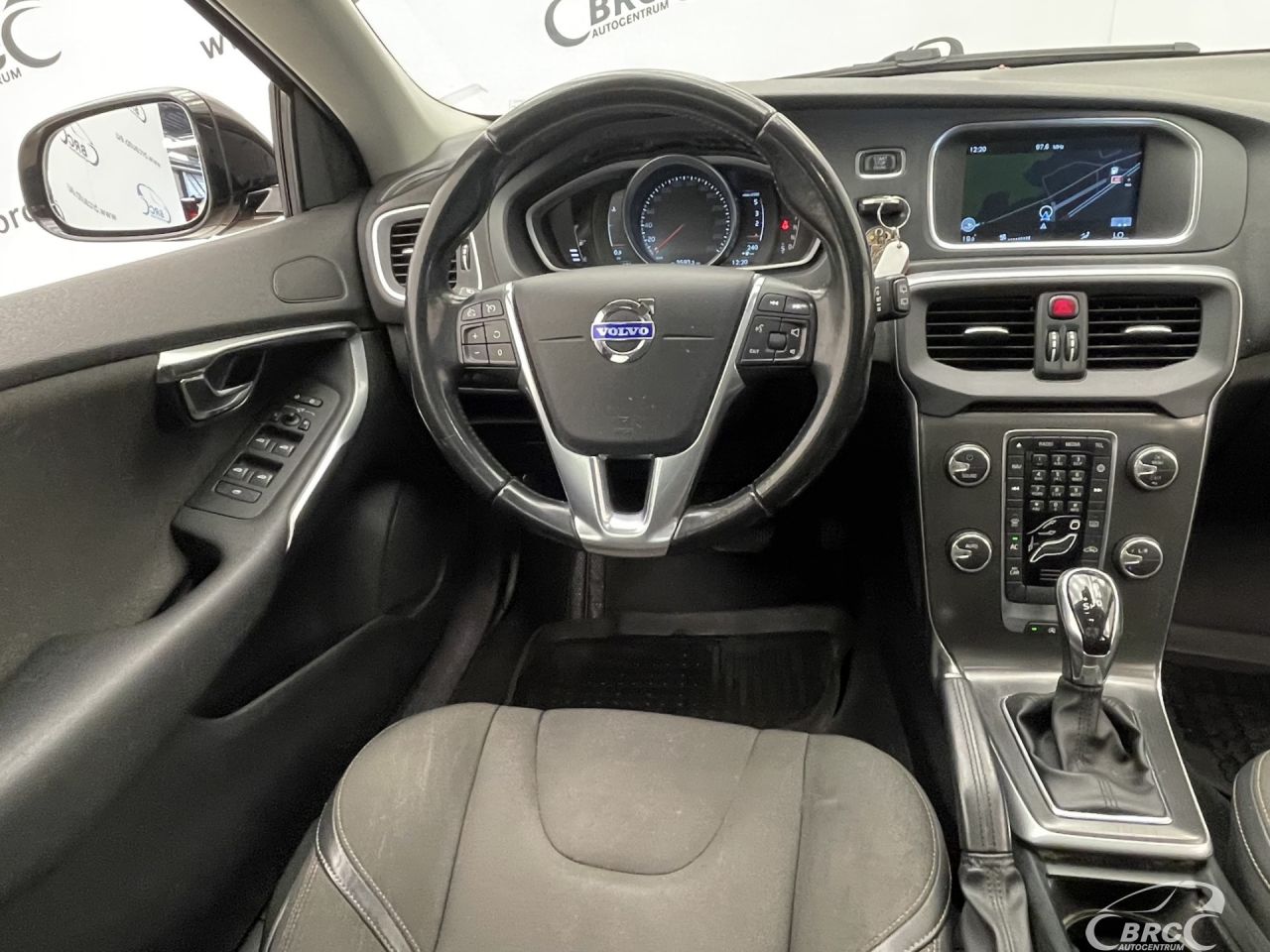 Volvo V40 | 12