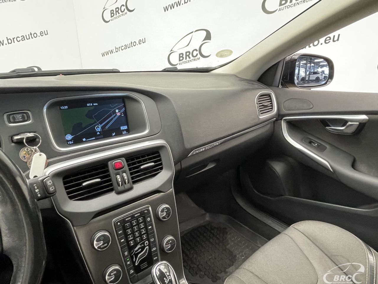 Volvo V40 | 25