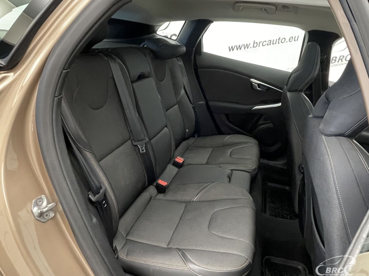Volvo V40 | 10