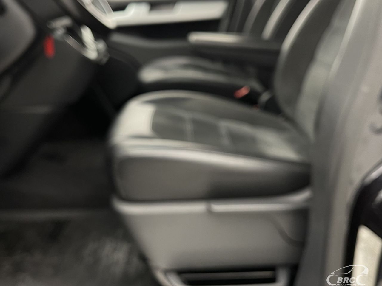 Volkswagen Multivan | 27
