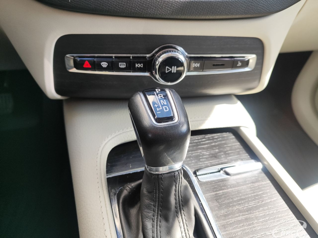 Volvo XC90 | 98