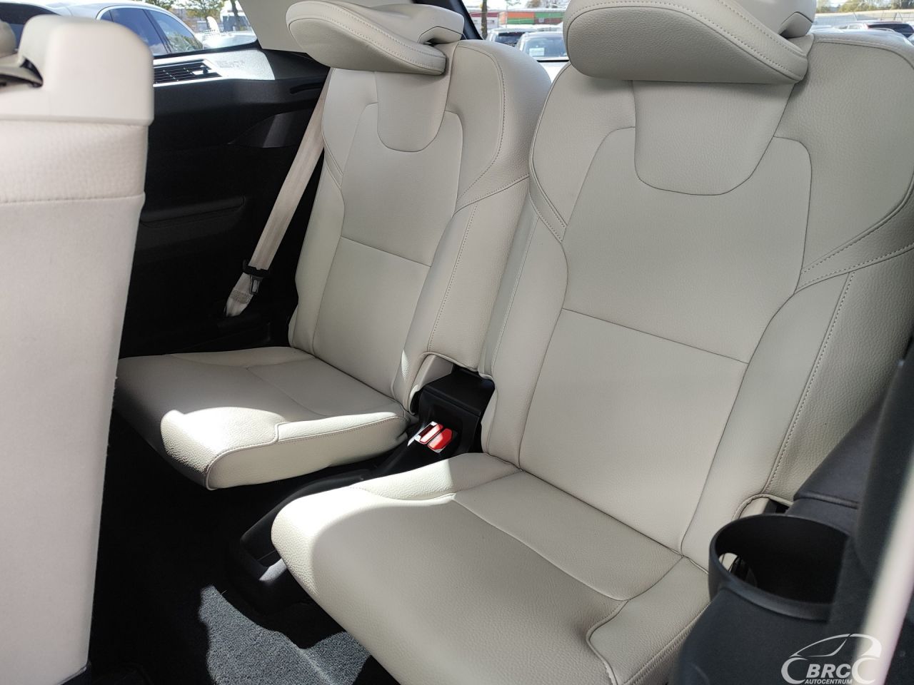 Volvo XC90 | 52