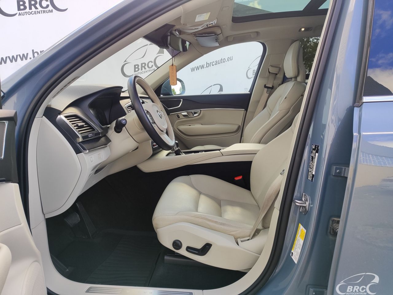 Volvo XC90 | 73