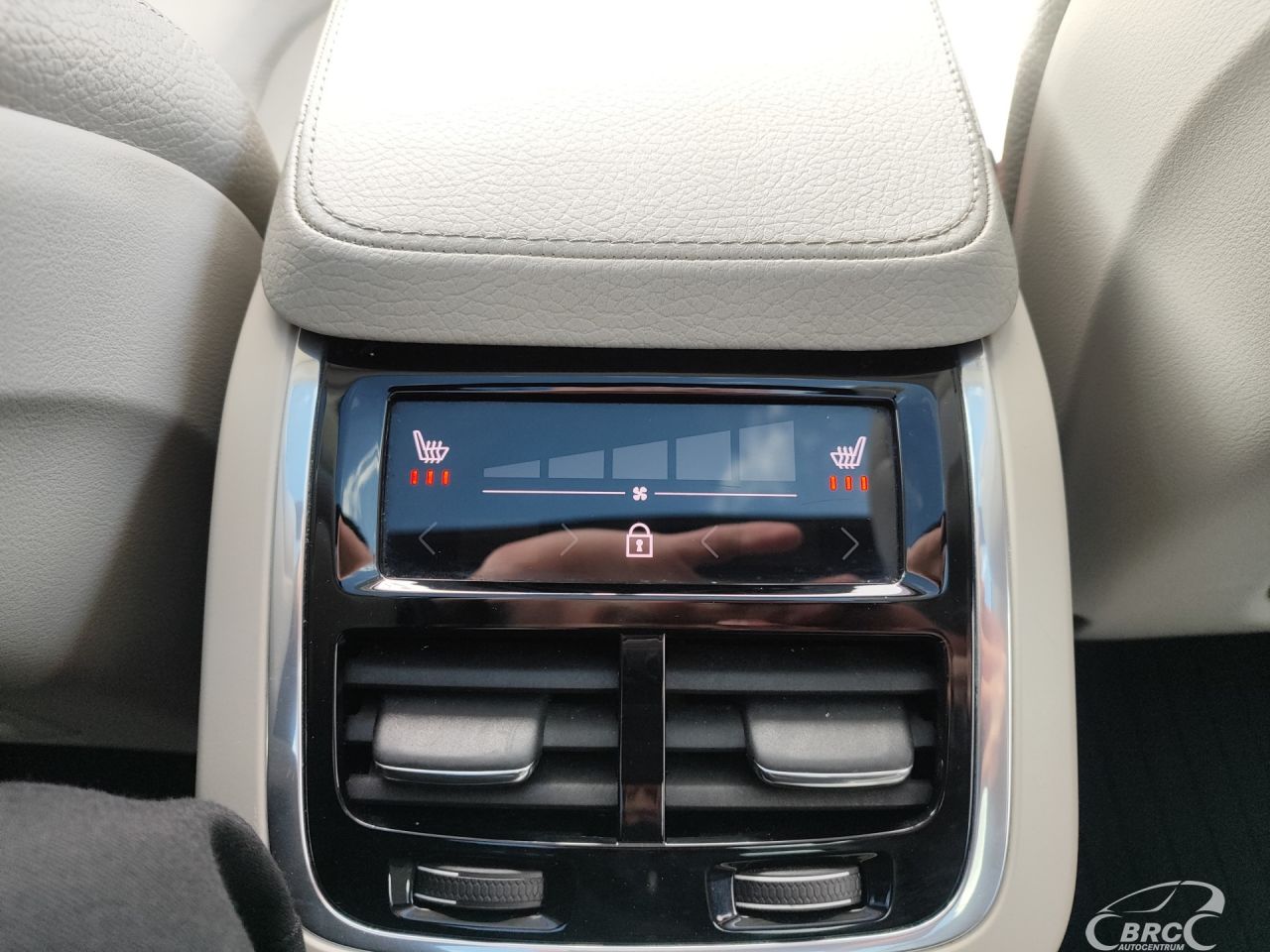 Volvo XC90 | 56