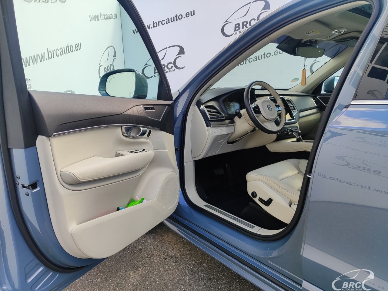 Volvo XC90 | 71