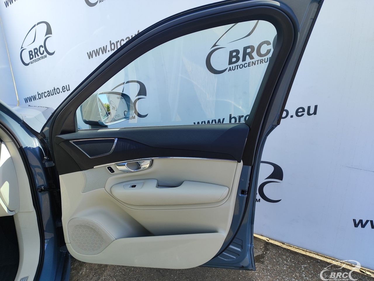 Volvo XC90 | 12