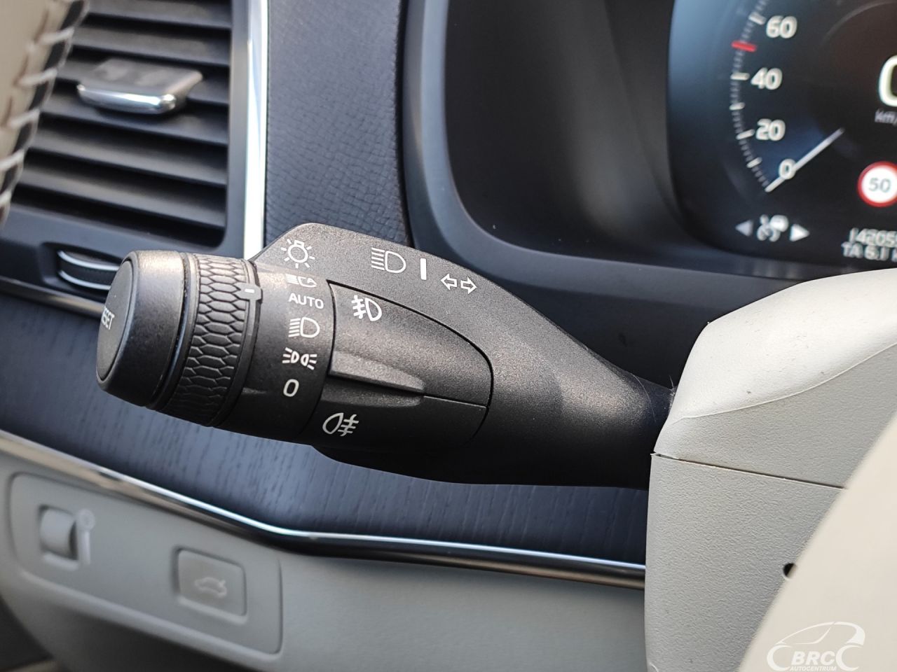 Volvo XC90 | 84