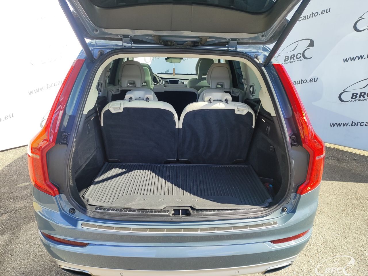 Volvo XC90 | 40