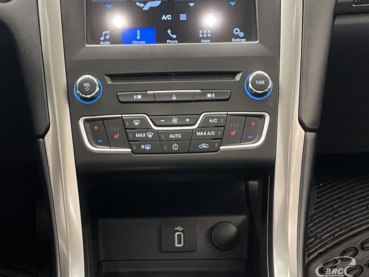 Ford Fusion | 16