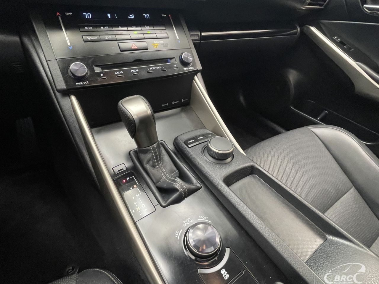 Lexus IS 250 | 24