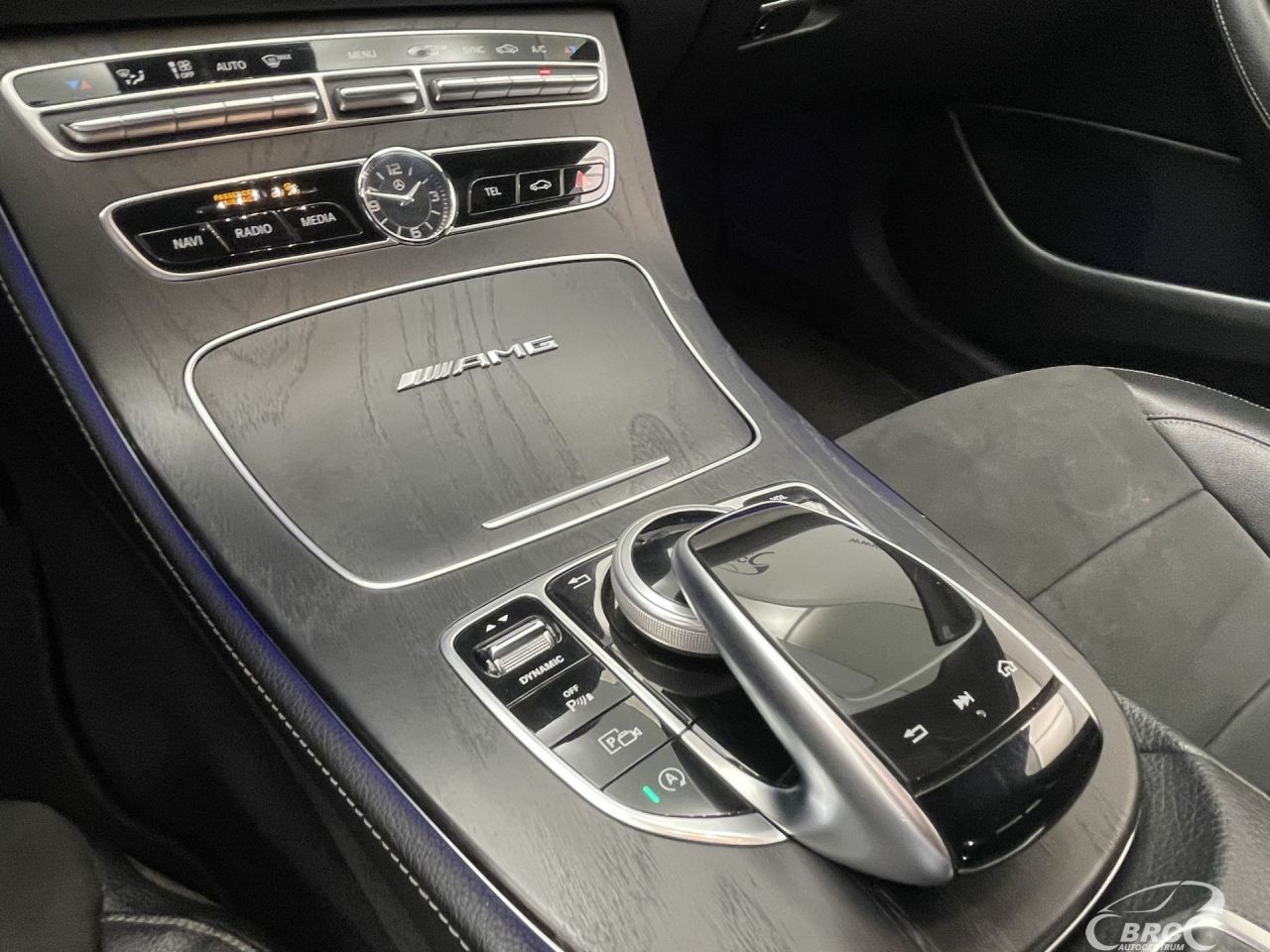 Mercedes-Benz E350 | 27