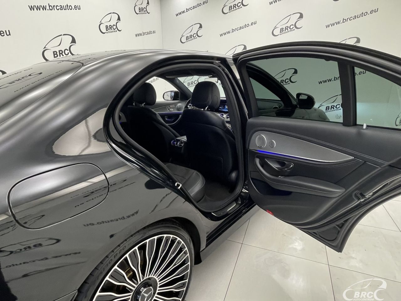 Mercedes-Benz E350 | 12