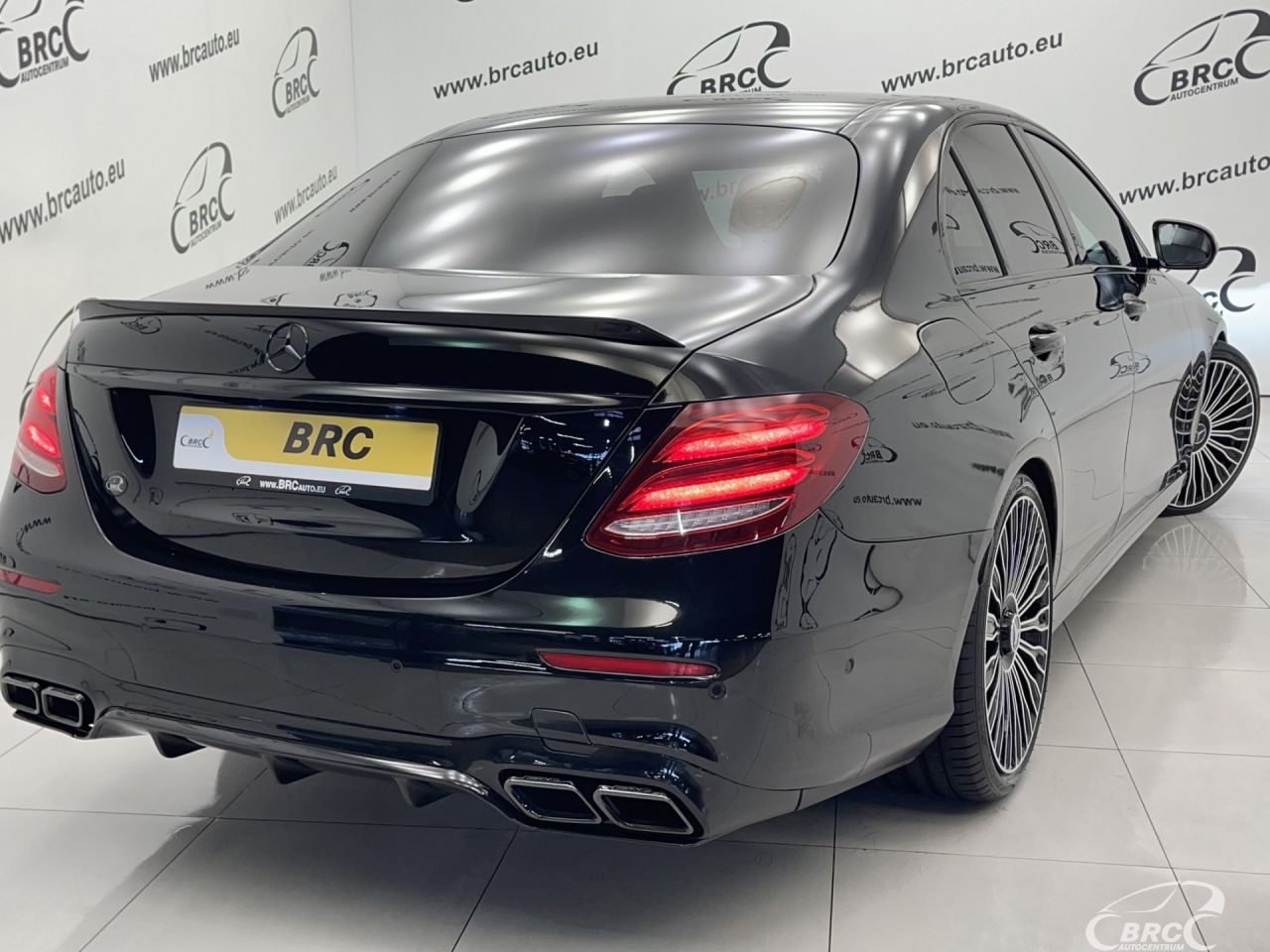 Mercedes-Benz E350 | 51
